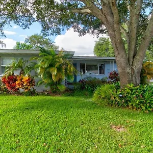  Holiday home The Good Ole Days King Bed Pet Friendly United States